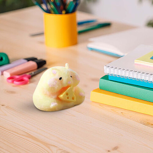Hamster-shaped squeeze toy for stress relief, 1 piece 1
