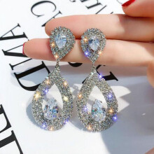 Lovely Woman Water Drop Earrings Silver Gold Retro Long 1