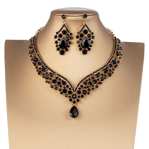 Leaqu stud earrings and necklace set oval pendant adjustable