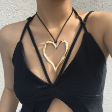 Ajauxi Bayetss hartvormige kettingen voor dames: prachtige vintage verstelbare ketting met grote liefdeshanger en leren koord.