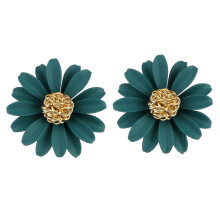 Women's daisy-shaped stud earrings gift