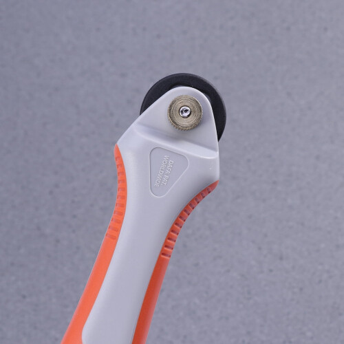 Rotary Cutter 28 mm Rubber Grip Fabric Cutting Wheel 1