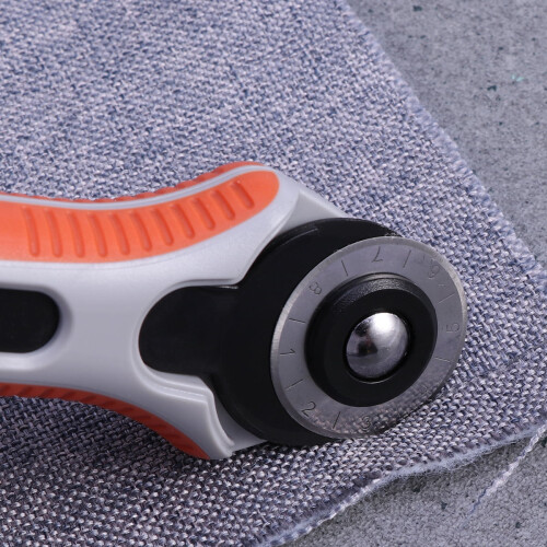 Rotary Cutter 28 mm Rubber Grip Fabric Cutting Wheel 2