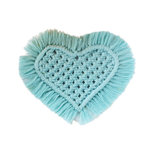 Sottobicchiere a forma di cuore in cotone intrecciato con nappe 1