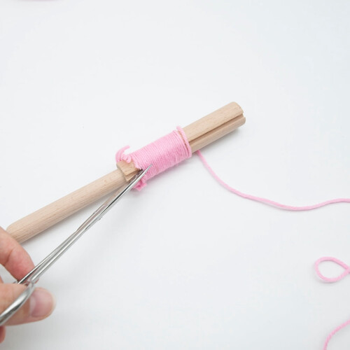 Wooden latch hook yarn cutter for rug making 1 piece 1