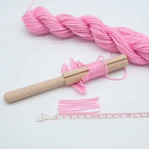 Wooden latch hook yarn cutter for rug making 1 piece 2