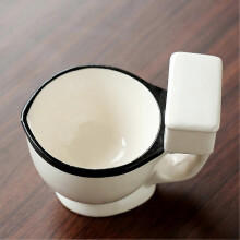 (A) 3D Ceramic Poo Toilet Cup Mug Unique Toilet-Shaped Ceramic Design Holiday Gift Exchange Highlight