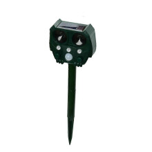 Solar Ultrasonic Pest Repeller Mouse Snake Deterrent with Light for Farm Garden Yard
