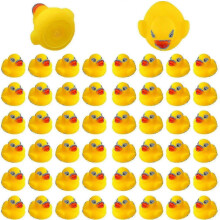 Set van 50 badeendjes, kleine gele eendjes om in te knijpen en mee te spelen in het water.