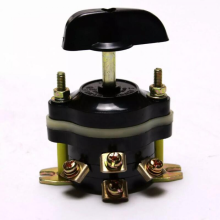 Interrupteur marche avant/arrière Black Friday compatible avec les quads électriques chinois 4 X-Treme-1000 Manteray. Pièces détach