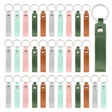 Kit de 50 Porte-Clés en Cuir PU, Porte-Clés Vierges avec Rivets et Anneaux, Porte-Clés Rectangulaires en Cuir pour Bricolage