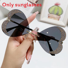 (Gray)Trendy Heartshaped Sun Glasses With Metal Frame And Colorful Lenses For Summer Events And Parties