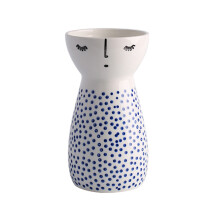 Vase en céramique élégant au style féminin et charmant, objet de décoration multifonctionnel, idéal pour le bureau ou la maison.