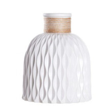 Vase en plastique de style minimaliste, élégant motif origami pour centres de table et décoration intérieure. Texture givrée et incassable.