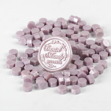 Perles de cire à cacheter couleur or antique, fondent et sèchent rapidement, sans fumée. Idéales pour les invitations de mariage, la décoration