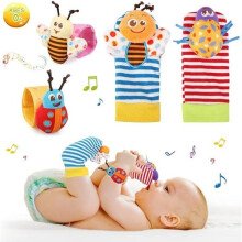 4-delige rammelaarset voor baby's, educatief speelgoed voor baby's van 0-12 maanden, inclusief polsbandjes en sokjes.