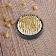 Outil de limage fixe pour composition florale ronde en pin (Ikebana Kenzan) - KOA