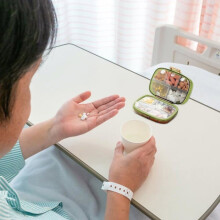 Wöchentlicher Pillenorganizer mit 10 Fächern, Tages-Pillenorganizer mit großem Fassungsvermögen und 10 herausnehmbaren Pillendosen,