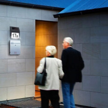 Plaque solaire de porte - YUENFONG - Numéro de maison - Acier inoxydable - LED - Allumage automatique crépusculaire