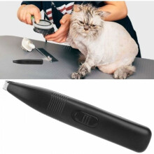 Silent electric clipper for dogs and cats, ideal for paws, ears and face.