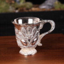(SilverHandle)Copa de vino blanca decorativa de metal con patrón calado para entretenimiento elegante