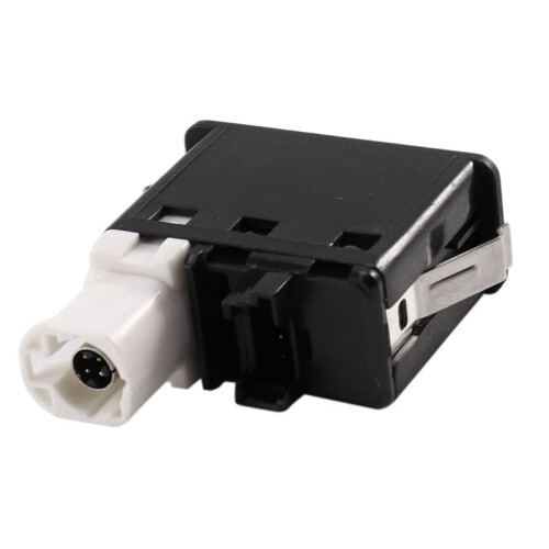 4X Car USB AUX in Plug Auxiliary Input Socket Adapter for  E81 E87 E90 F10 F12 E70 X4 X5 X6 1