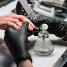Garrafa de imprensa de vidro anti-estática de 180ml para removedor de esmalte de unhas, garrafa de bomba de dispensação líquida redonda