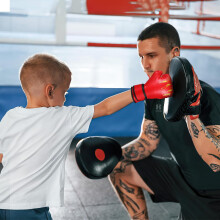 Boks- en Thaise bokshandschoenen voor jongens, comfortabel, 1 paar voor sparringstraining en fitnessoefeningen.