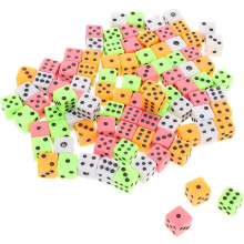 100 kpl pieniä värikkäitä kuusisivuisia noppia, miniatyyrinoppia matematiikan opetukseen ja lautapeleihin, 8 mm, pieni neliökulmainen sarja