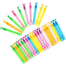 30pcs Bolha Vara Bolha Soprando Brinquedos para Meninos e Meninas Festa de Aniversário Favores Varas Portáteis Cor Aleatória