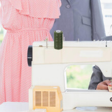 111-teiliges Nähgarnset für Maschinenquilten, Polyester-Sortiment, Spulenhalter und Garnrollen