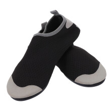 1Paar Zwarte Outdoor Water Shoes En Vrouwen