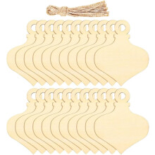 Set van 60 onbewerkte houten schijven van 10 cm met touwtje als hanger.