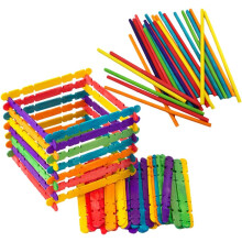 Set van 80 kleurrijke houten ijsstokjes en mini-knutselstokjes voor het maken van ijslolly's en knutselprojecten voor kleuters.