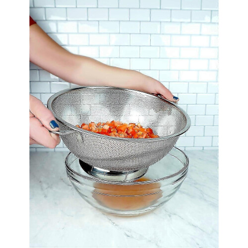 Stainless Steel Precision Pierced Colander for Kitchen Use 5-Quart 2