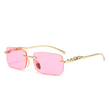 (1pcs, Rosa) Luxuriöse randlose rechteckige Sonnenbrille mit goldenen Dekormotiven - Mehrere Glasfarben