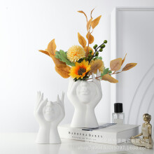 Vase décoratif moderne en céramique blanche, représentant un buste de femme, avec une statue en céramique blanche. Centre de table idéal pour le