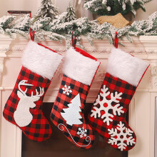 Chaussettes de Noël, décoration de cheminée à carreaux rouges et noirs, cadeau personnalisé avec motifs brodés et revers en peluche, idéal