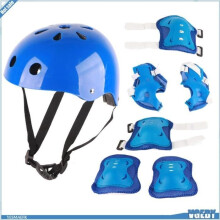 Verstelbare kinderhelm en beschermingsset: kniebeschermers, elleboogbeschermers, polsbeschermers, blauw