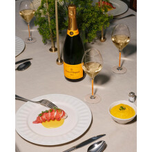 Veuve Clicquot Yellow Label Champagne, Gift Box, 75cl
