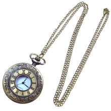 Montre de poche vintage à chiffres romains, montre de poche steampunk pour homme, boîtier creux en bronze antique avec chaîne, cadran squelette