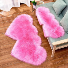 Soft Heart-Shaped Plush Carpet, Fluffy Non-Slip Rug for Bedroom/Living Room/Nursery, Washable Shaggy Area Rug, Valentine Gift