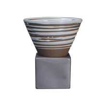 Taza de porcelana triangular vintage gruesa y duradera, taza de café con diseño único en forma de embudo, regalo perfecto para el hogar, la