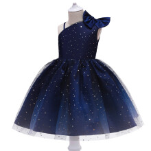 Mädchenkleid mit einem Träger, verdecktem Reißverschluss am Rücken und weichem Satinband, A-Linien-Kleid für Blumenmädchen mit süßer Schleife.