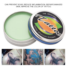 Frischen Sie ältere Tattoos mit diesem natürlichen, veganen Heilbalsam auf, der doppelten Feuchtigkeitsschutz für intensivere Farbbrillanz bietet.