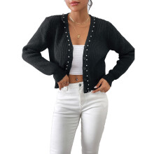 Cardigan aperto sul davanti, maglia a trecce a maniche lunghe con spalle scese e decorazione di perle, cardigan corto leggero da donna in morbido