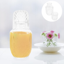 Bicchieri da cocktail in vetro dalla forma unica, altamente resistenti e difficili da rompere.