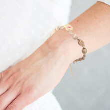 Set composto da bracciale e cavigliera regolabili in stile bohémien, realizzati a mano con conchiglie.