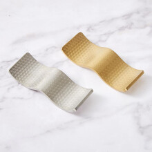 repose-baguettes en acier inoxydable antidérapant, robuste et élégant.