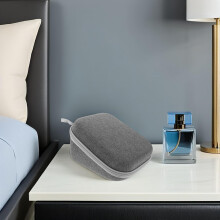 Étui rigide de rangement pour tensiomètre, compatible avec les voyages et offrant une protection contre la poussière.